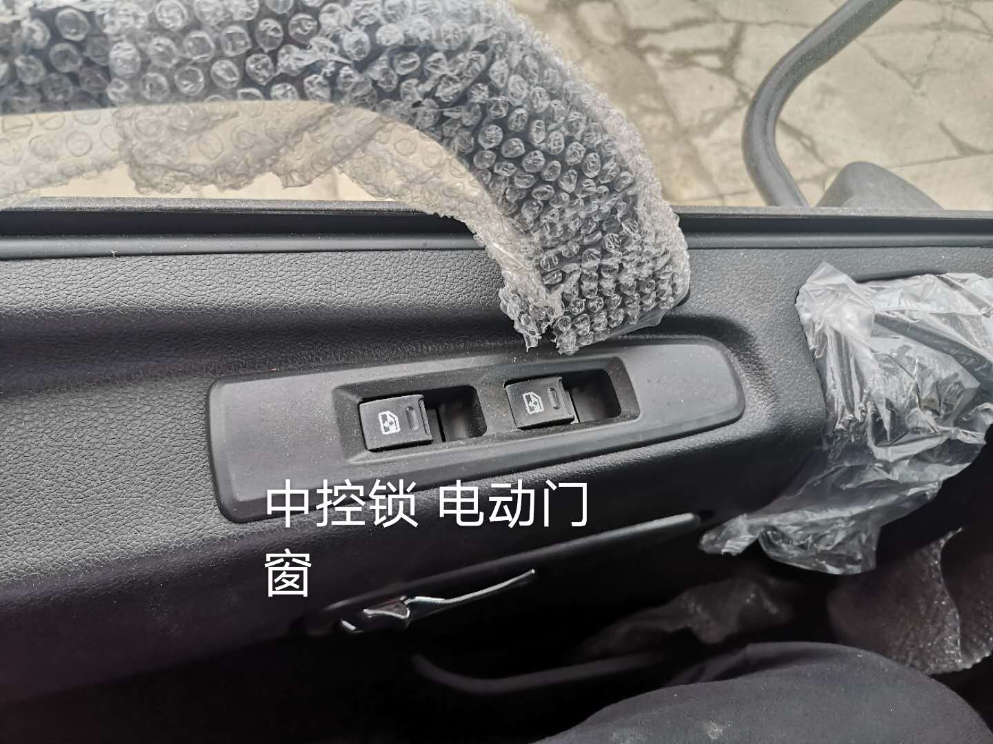 13.9萬(wàn)12方灑水車(chē)推薦(圖6)